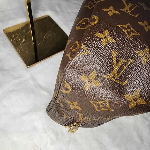 Louis Vuitton Monogram Trousse Toilette - Picture 10 of 11